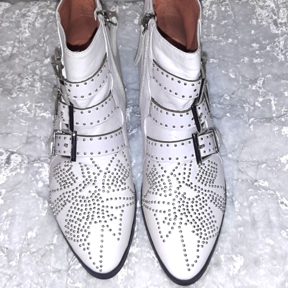 NEW ARQA WHITE 100% LEATHER RIVET ANKLE BOOTS SIZE EU 36
